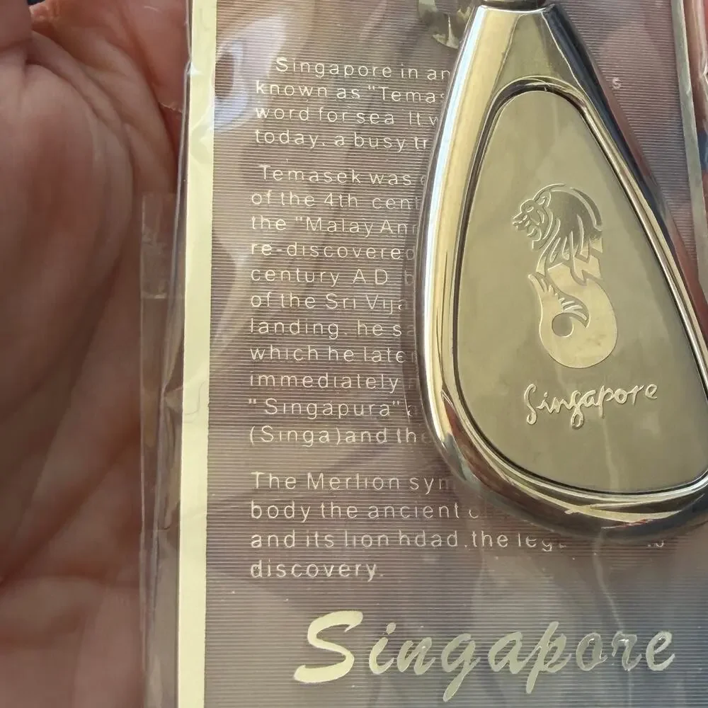 Singapore Keychain Merlion Silver Metal Key Ring Heavy Teardrop NOS Opened